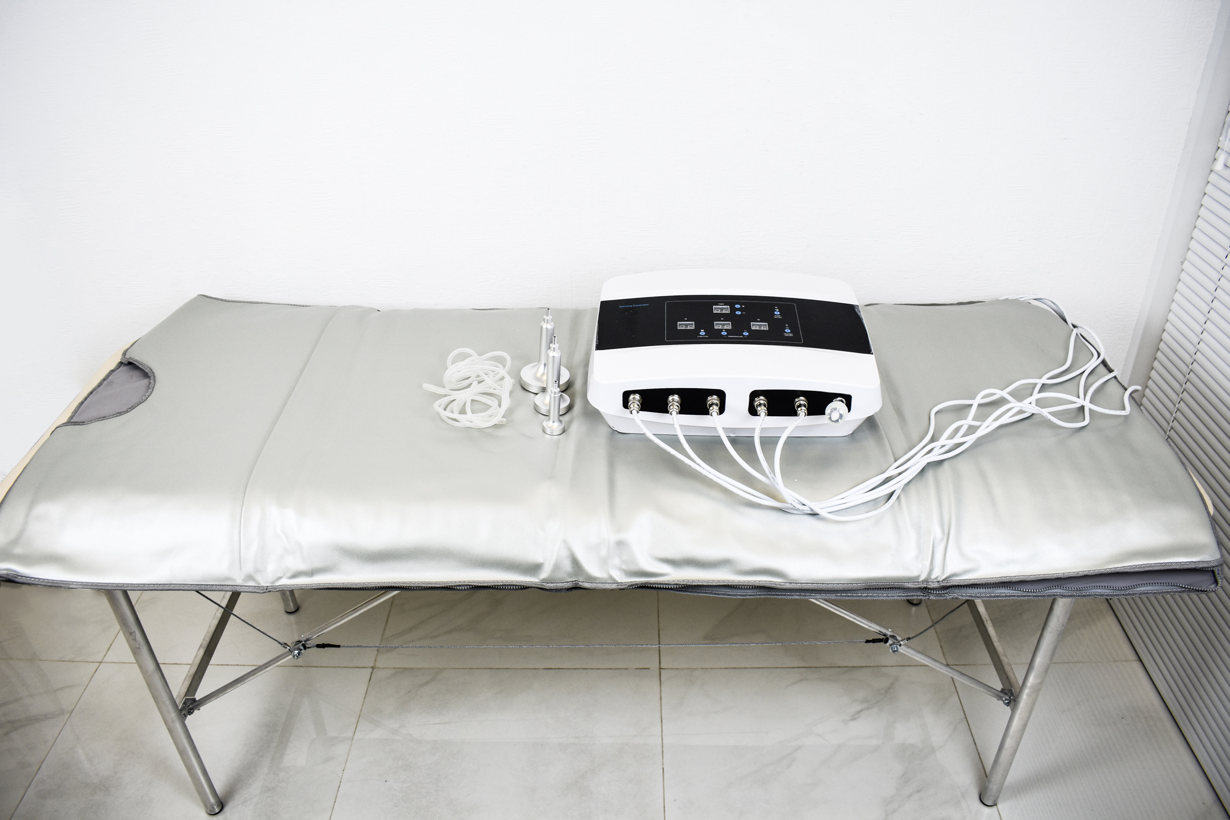 
                            Очное обучение на аппарате 2 в 1: Вакуумный массаж, термоодеяло В-9901