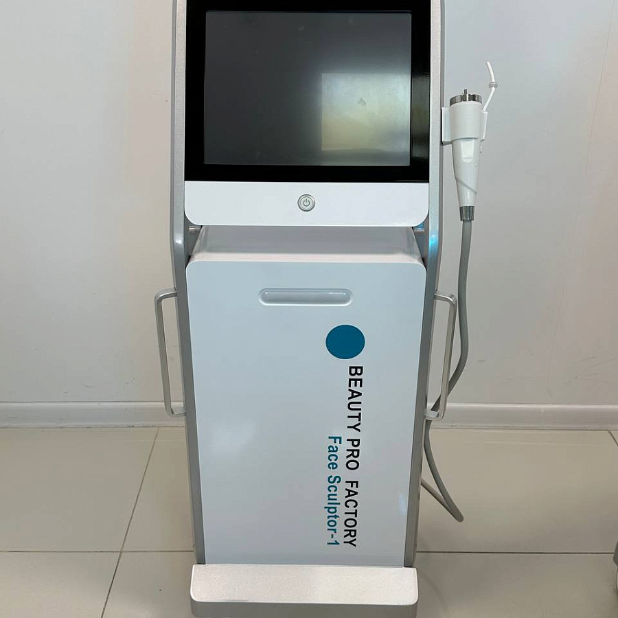 Аппарат микроигольчатого RF Face Sculptor-1 (напольный корпус). Патент №233236