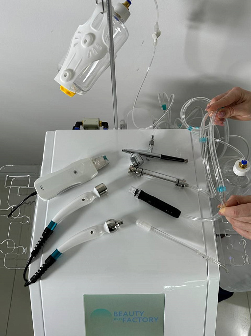 Купить Аппарат Expert peeling (кислородный спрей, газожидкостный пилинг, гидропилинг, алмазный пилинг, УЗ-пилинг, УЗ-фонофорез) по цене 